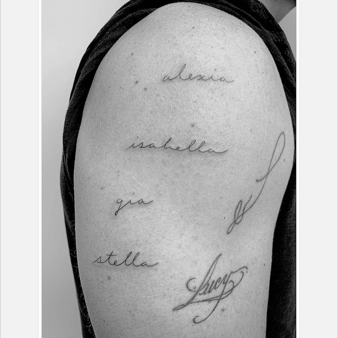 Мэтт Деймон сделал татуировки в честь дочерей и жены. ФОТО