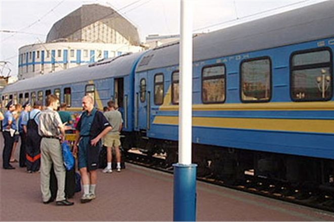 Пассажирам хотят запретить выходить на перрон во время остановки поезда 