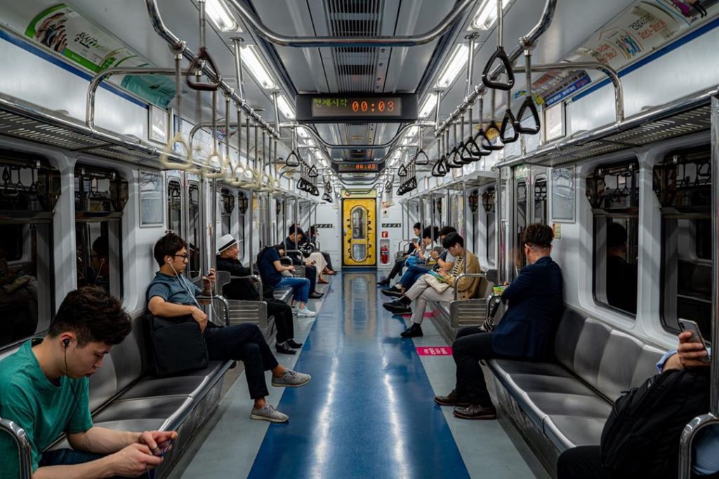 Вид вагонов метро в разных странах мира. ФОТО