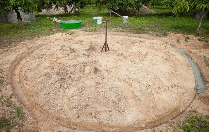 Купольные сооружения такого типа мощного фундамента не требуют (Earthen Dome Home, Таиланд). | Фото: novostiifakty.mediasole.ru./ ©Steve Areen.