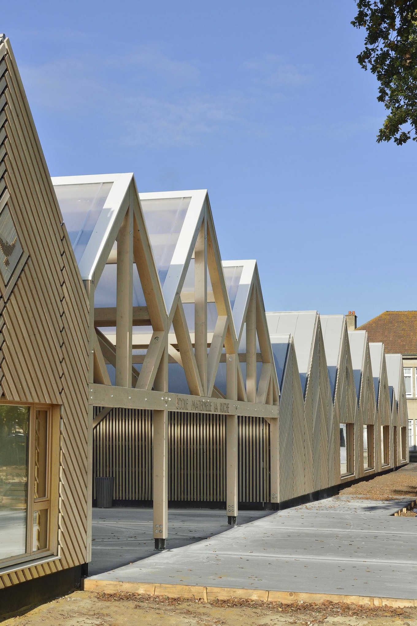 Эко-архитектура школы во Франции