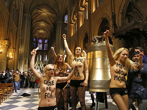 Во Франции суд начал рассматривать дело FEMEN