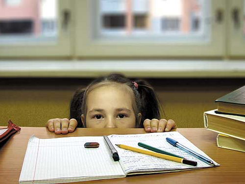 Киевская власть потребовала от школ списки детей журналистов