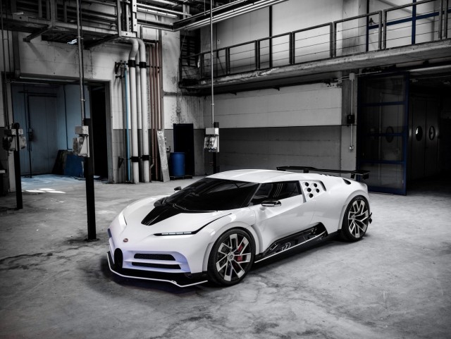 Bugatti представила гиперкар Centodieci