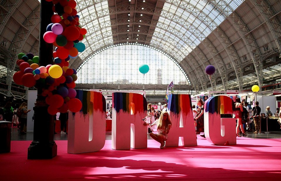 Крупнейшее сборище трансвеститов DragWorld UK в Лондоне