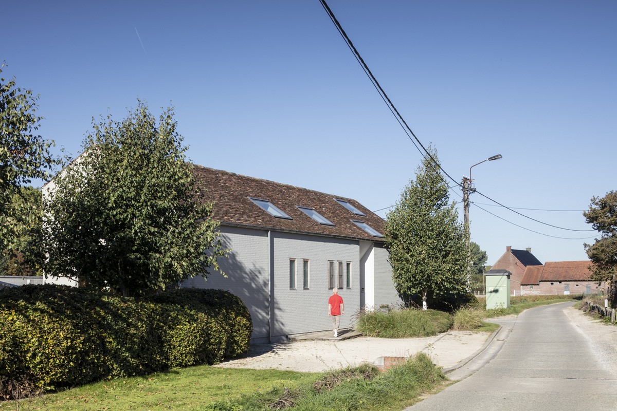 Сельский дом с двором в Бельгии