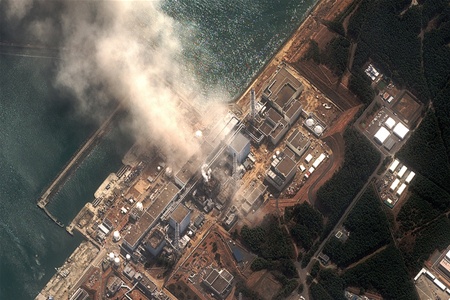 В океан с АЭС "Фукусима" сброшено около 1 тыс. тонн радиоактивной воды