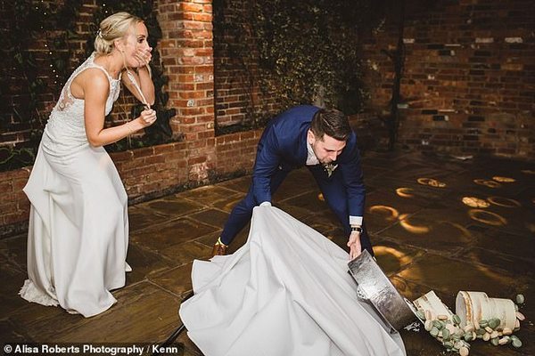 Катастрофа на свадьбе: молодожены уронили на пол и разбили торт стоимостью 550 долларов. ФОТО