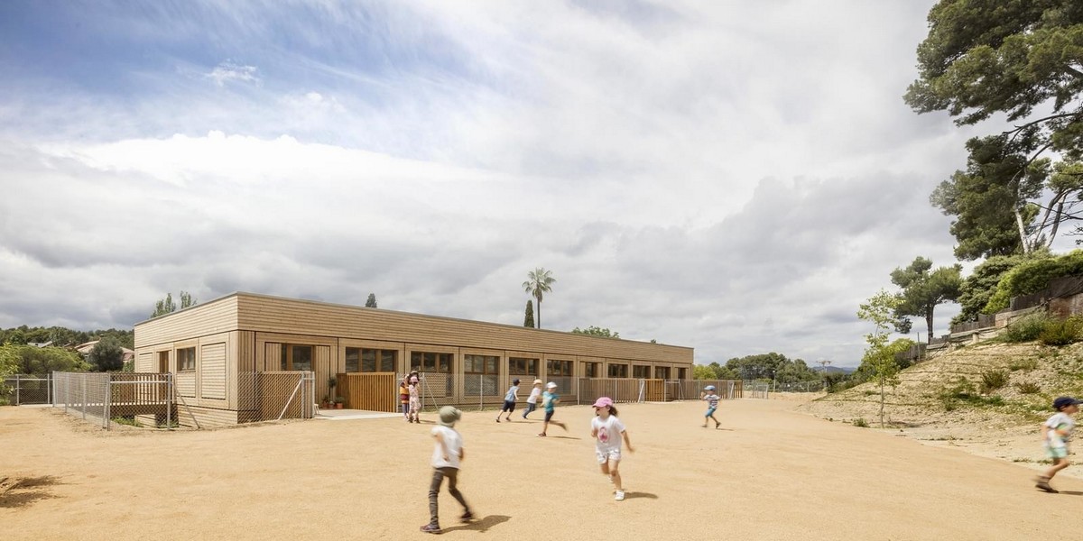 Детский сад и школа в Испании