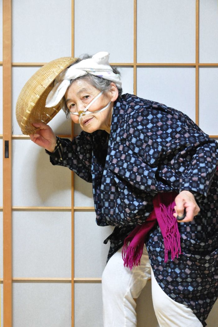Странные автопортреты японской пенсионерки. ФОТО