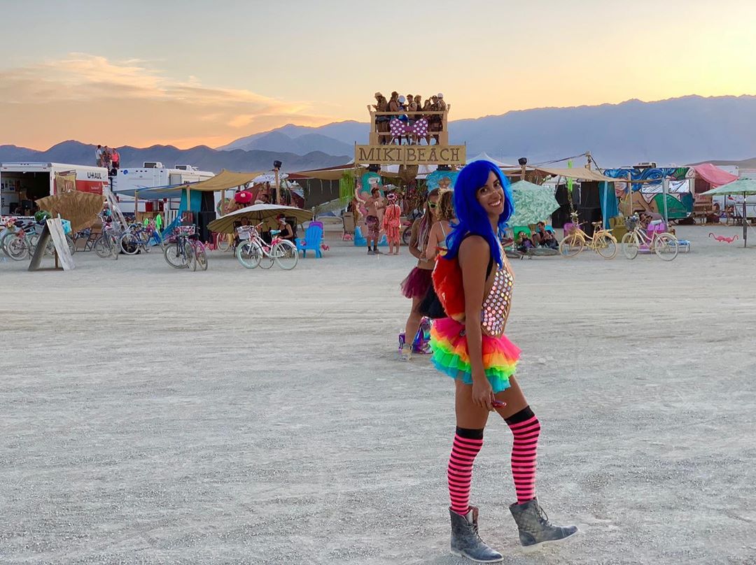 Экстравагантные наряды посетителей фестиваля Burning Man 2019