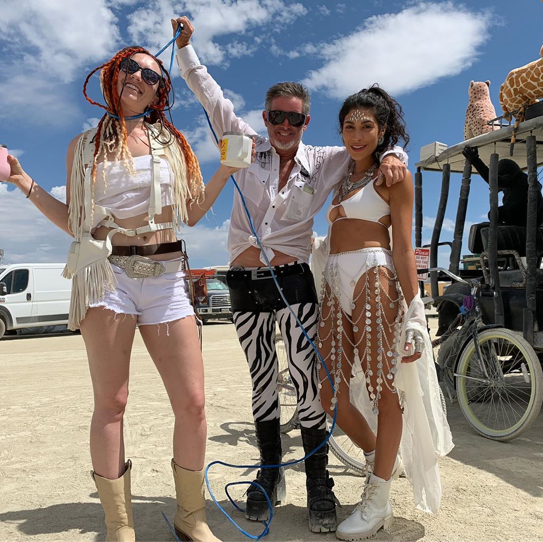 Экстравагантные наряды посетителей фестиваля Burning Man 2019