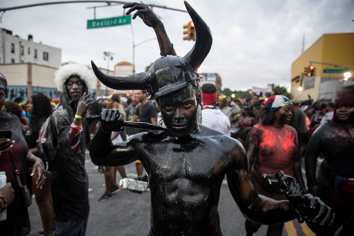 Парад J’Ouvert 2019 прошел в Нью-Йорке