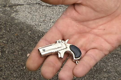 Школьника отстранили от уроков из-за игрушечного пистолета