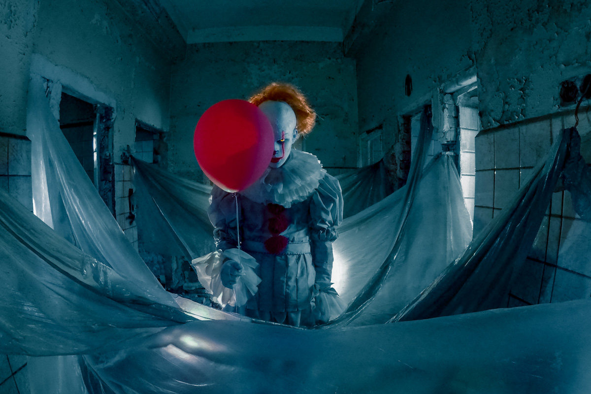 Клоун из триллера «Оно» прогулялся по Днепру: и это пока лучший косплей на безумца Пеннивайза. ВИДЕО