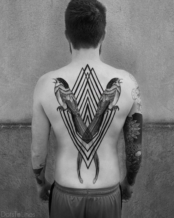 Масштабный проект: невероятные татуировки на спине. ФОТО