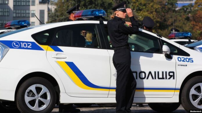 Украинка решила «поздравить» себя с Днем рождения, вызвав полицию