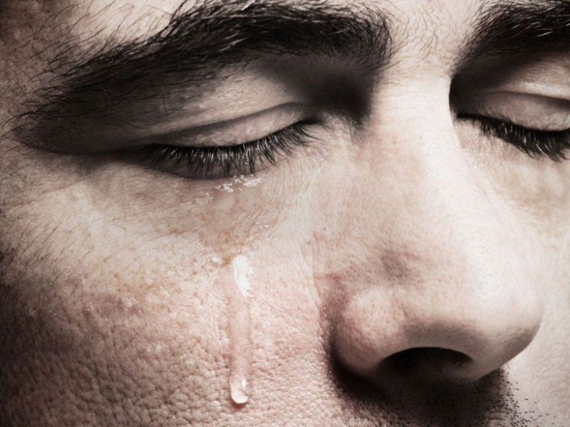 Почему плач может помочь нам похудеть