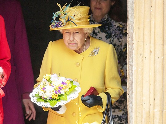 Королева Елизавета закрыла бар в Букингемском дворце из-за пьянства персонала, но оставила банкомат. ФОТО