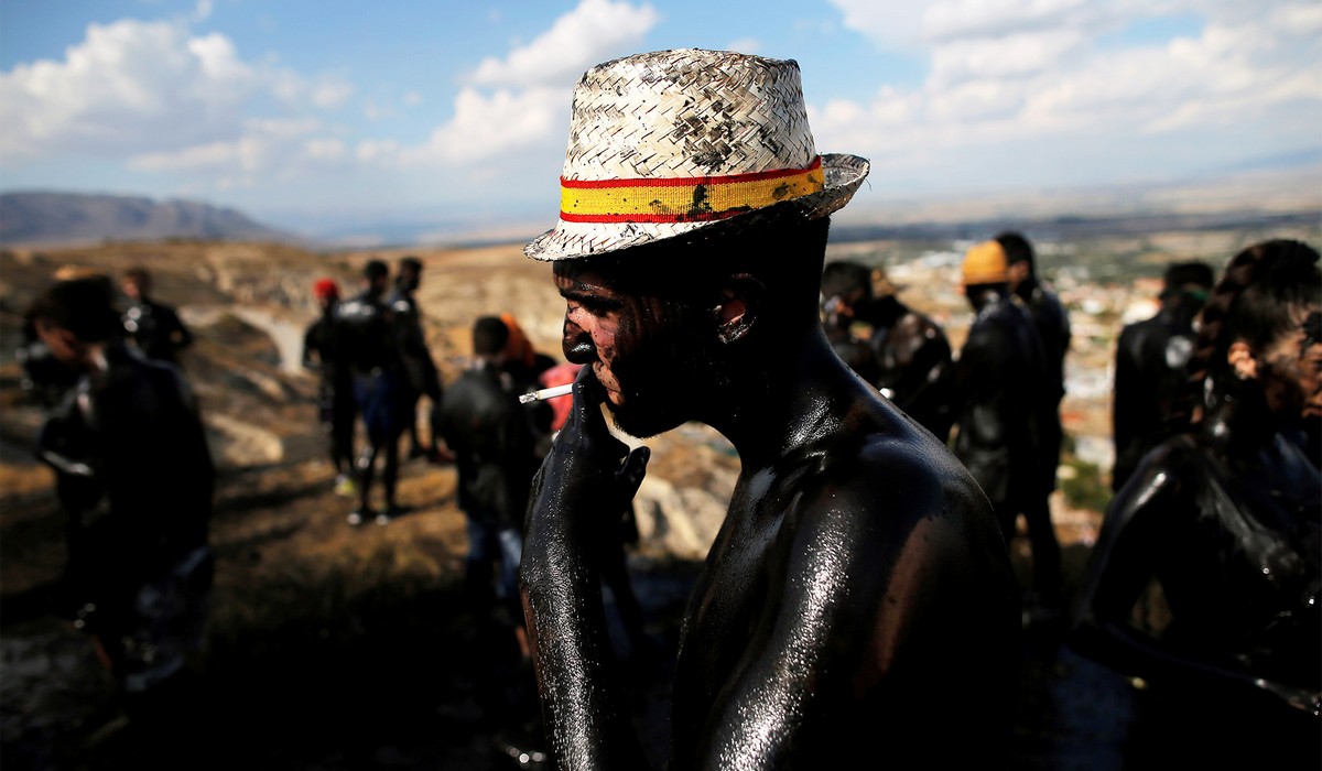 Ежегодный фестиваль грязи Каскаморрас в Испании