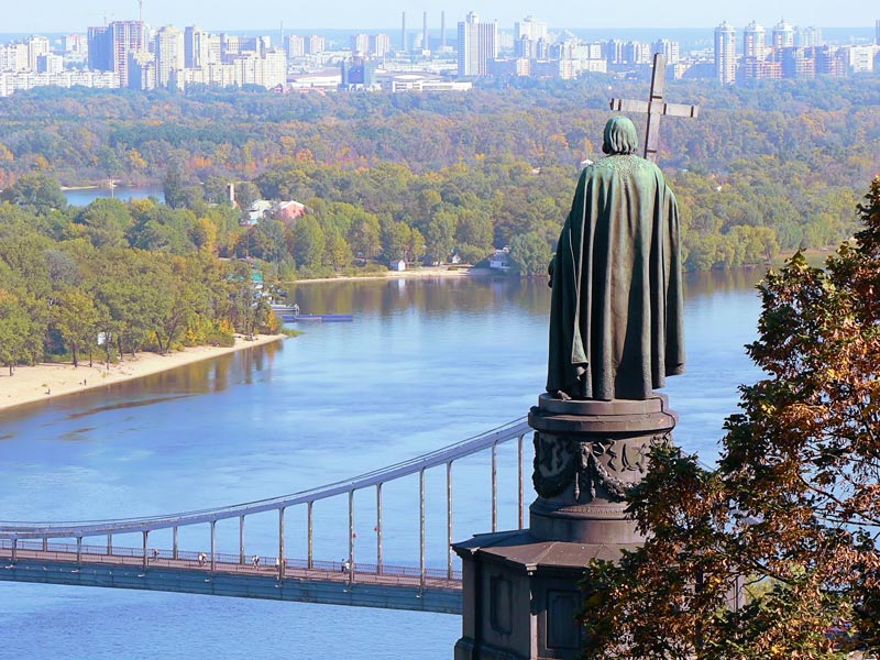 Киев уважают в мире больше, чем Москву