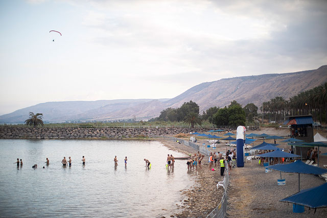 От мала до велика: ежегодный заплыв в Галилейском море. ФОТО