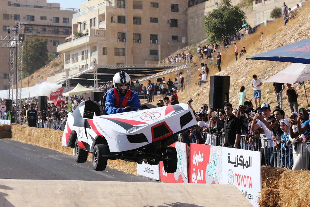 Гонка Red Bull Soapbox на самодельных автомобилях в Иордании