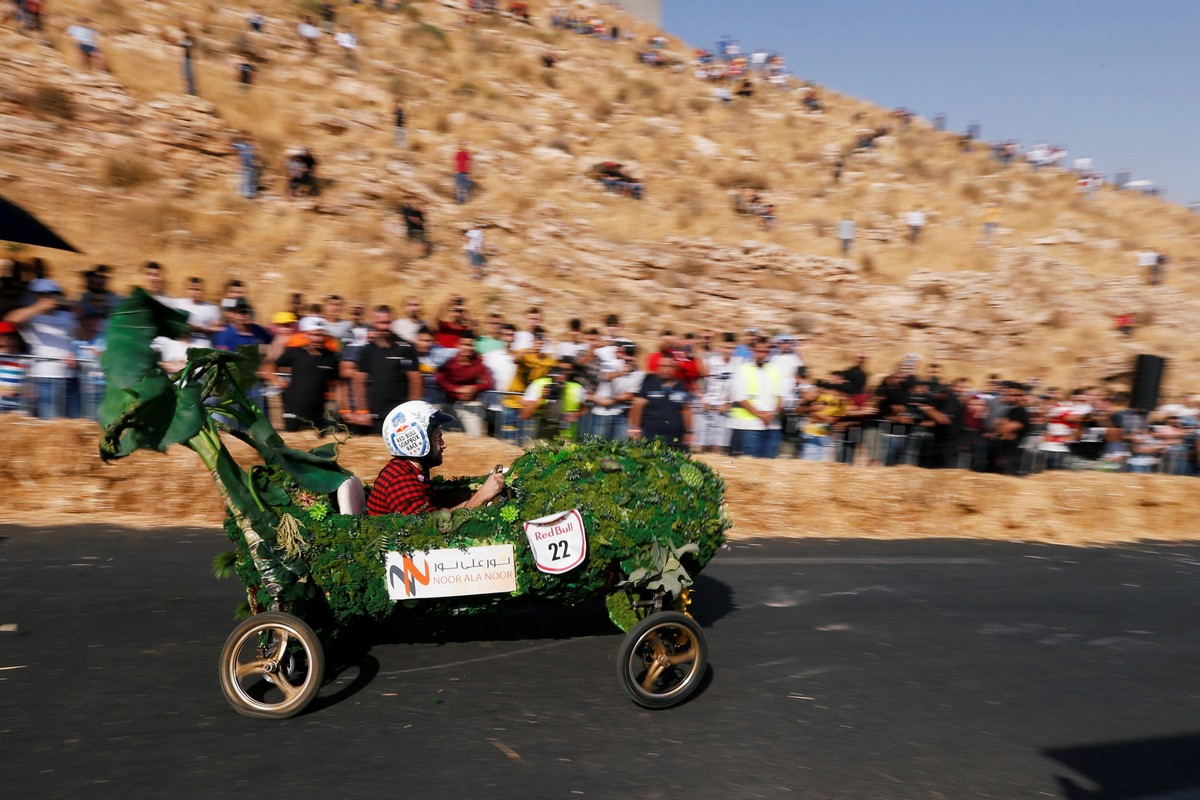 Гонка Red Bull Soapbox на самодельных автомобилях в Иордании