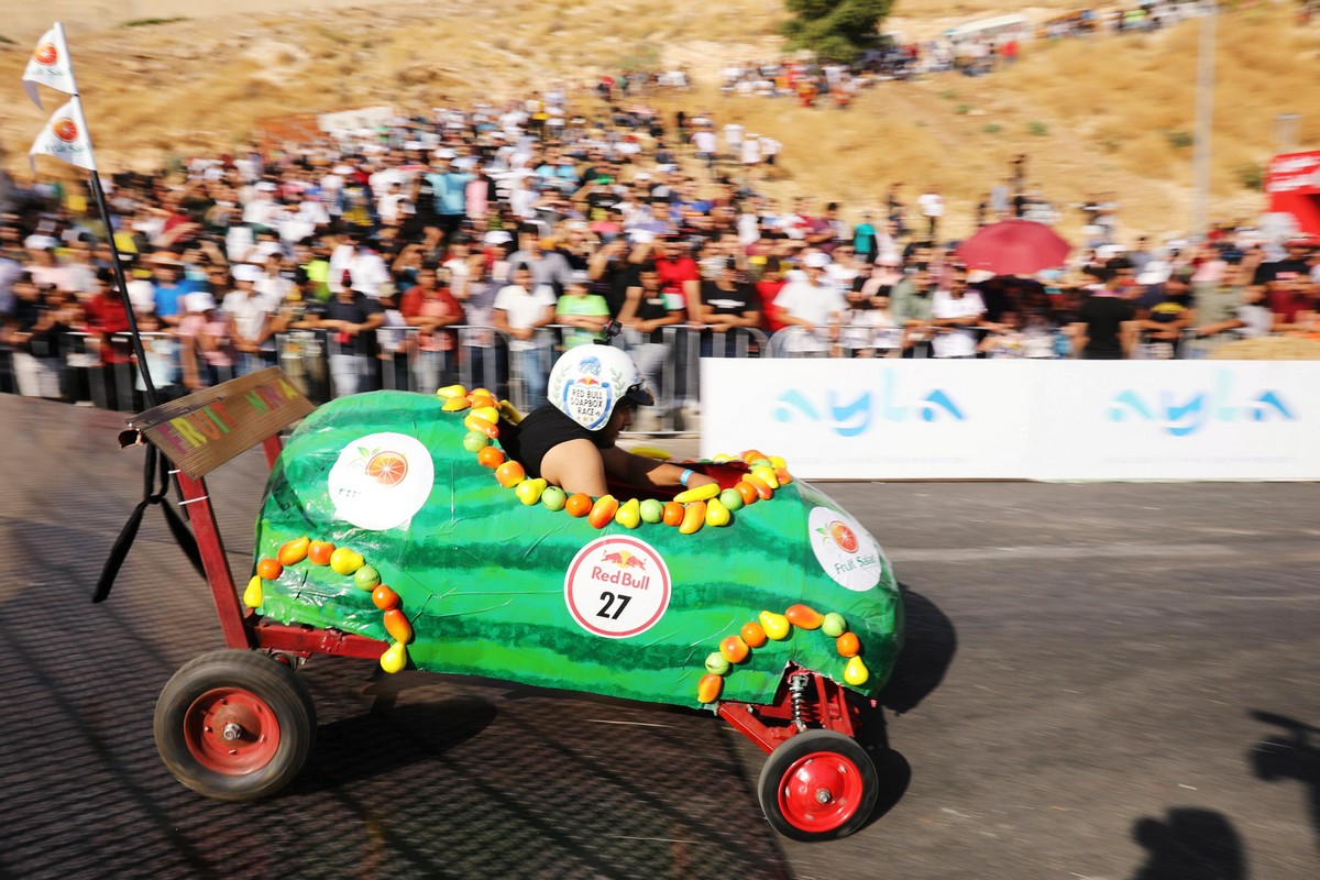 Гонка Red Bull Soapbox на самодельных автомобилях в Иордании