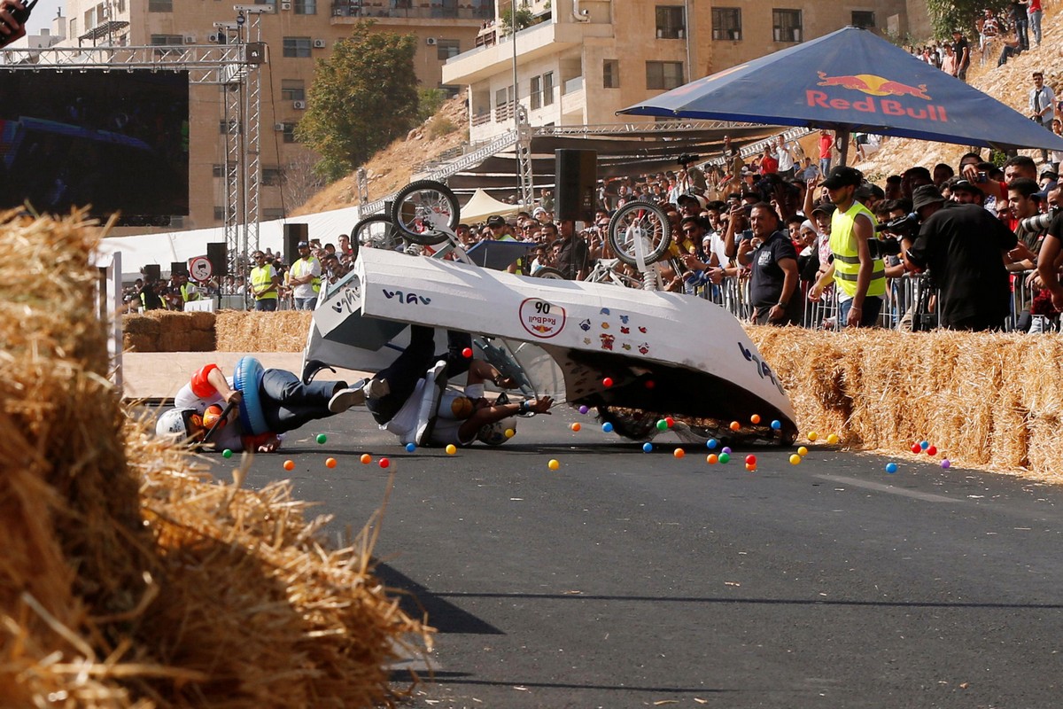 Гонка Red Bull Soapbox на самодельных автомобилях в Иордании