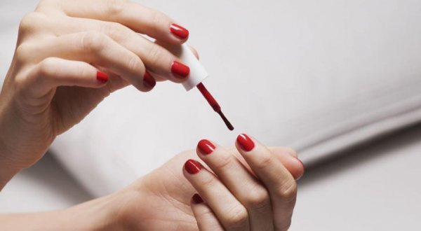 Как обычные лаки для ногтей могут повлиять на здоровье