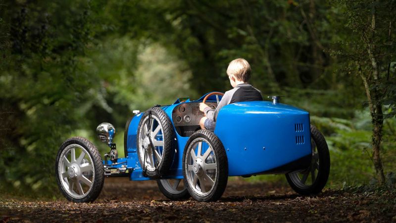 Легендарный Bugatti Type 35 для маленьких гонщиков