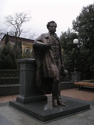 В Ялте спустя 111 лет открыли памятник Пушкину