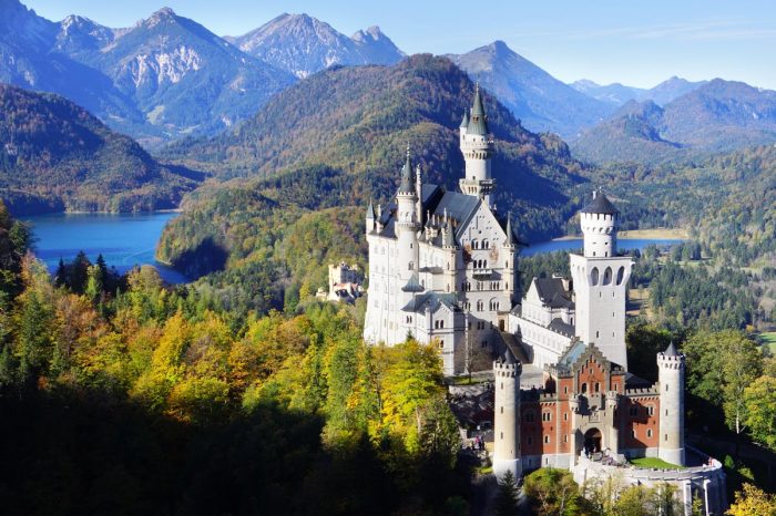 Красочная подборка самых «сказочных» замков Европы. Фото