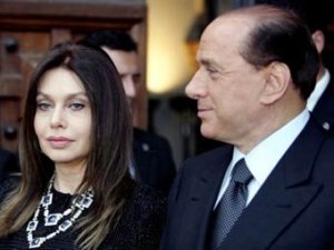 Жене Берлускони присудили 1,4 миллиона алиментов