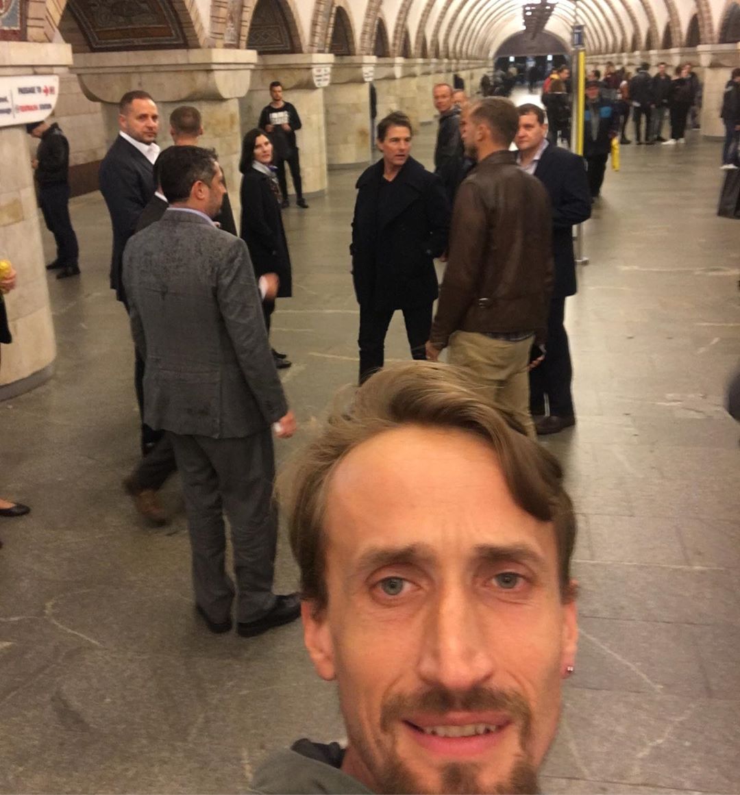 Том Круз замечен в киевском метро