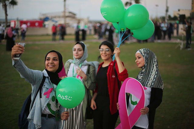 В Газе прошла акция борцов с раковыми заболеваниями. ФОТО