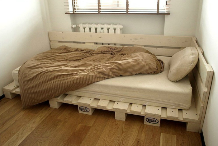 Стильная односпальная кровать. | Фото: Fishki.