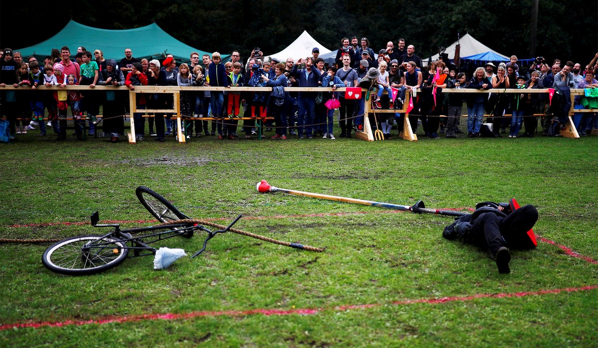 Рыцарские бои на велосипедах Pedal Battle в Германии