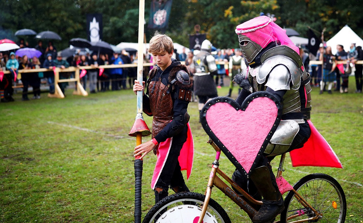 Рыцарские бои на велосипедах Pedal Battle в Германии