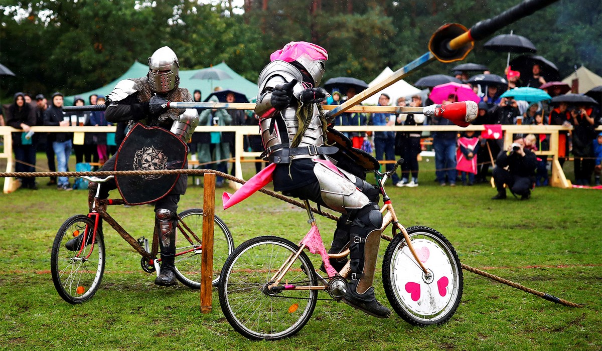 Рыцарские бои на велосипедах Pedal Battle в Германии