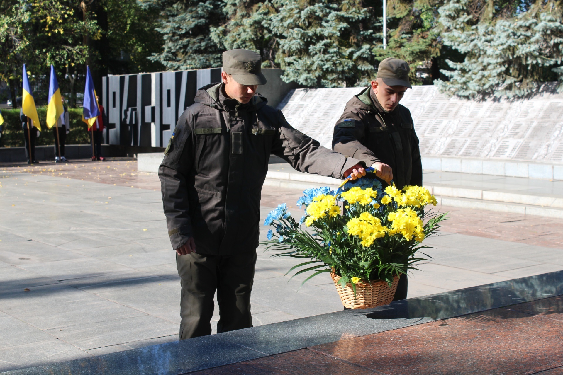 В Запорожье почтили память погибших защитников. ФОТО