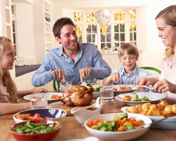 Семейные ужины предотвращают проблемы с весом