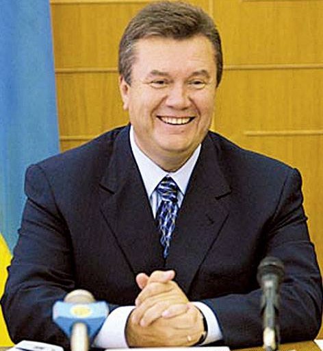 Янукович поднял цены на газ и ослабил национальную валюту