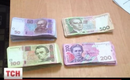 На Киевщине грабители украли из кабинета директора школы более 300 тысяч гривен