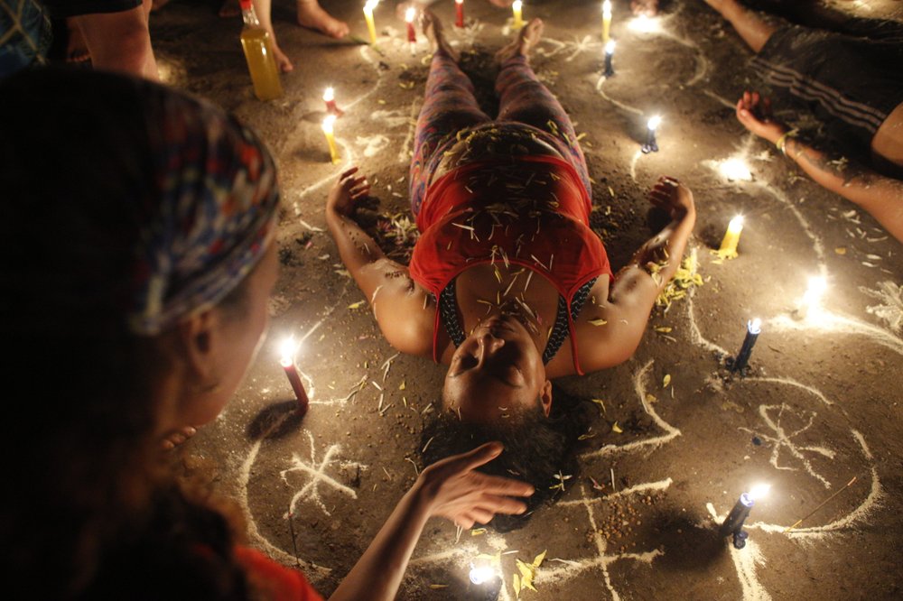 Венесуэльцы просят исцеления у мифической богини Марии Лионсе