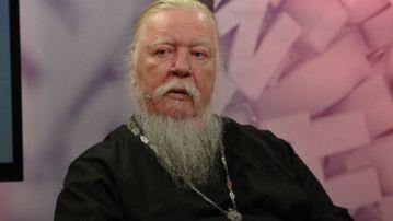 Священник из РПЦ предложил заменить футбол походом в храм