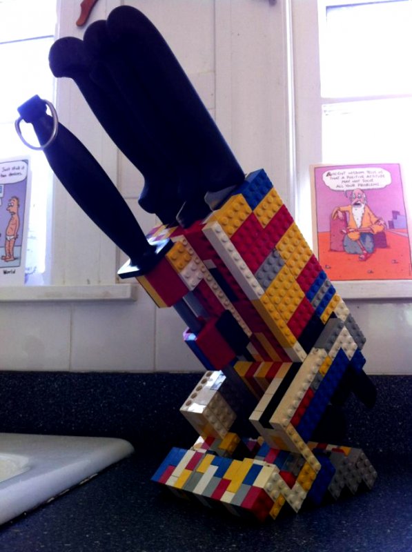 Необычные поделки из Лего, которые полезны в быту