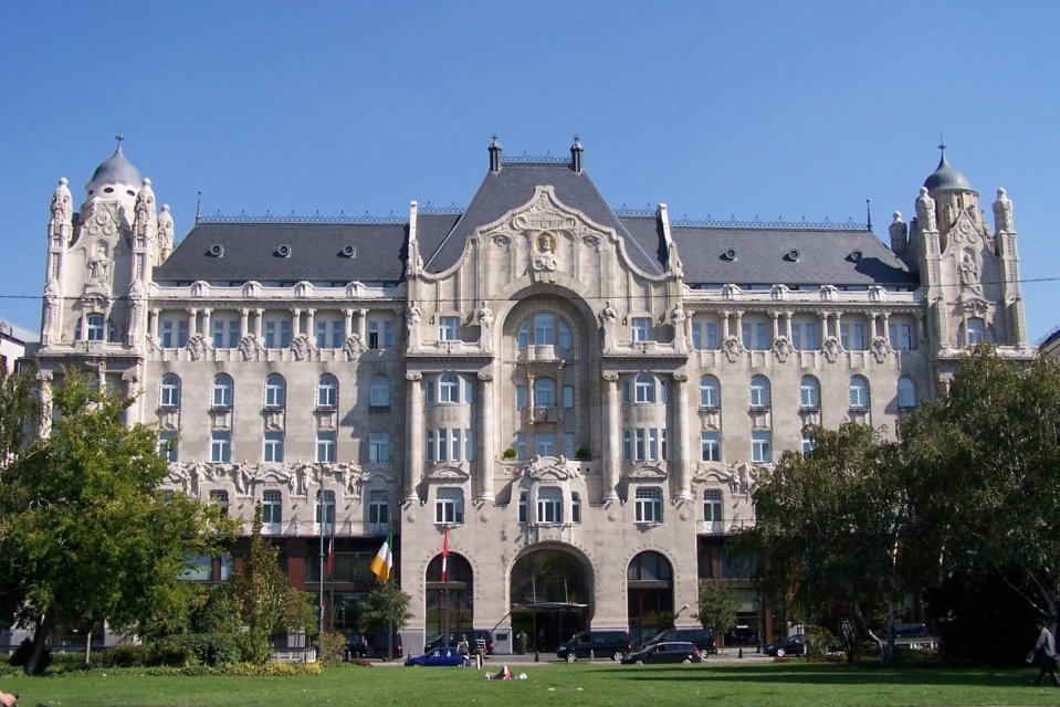 Топ-10 самых красивых зданий мира и Украины - фото 83211