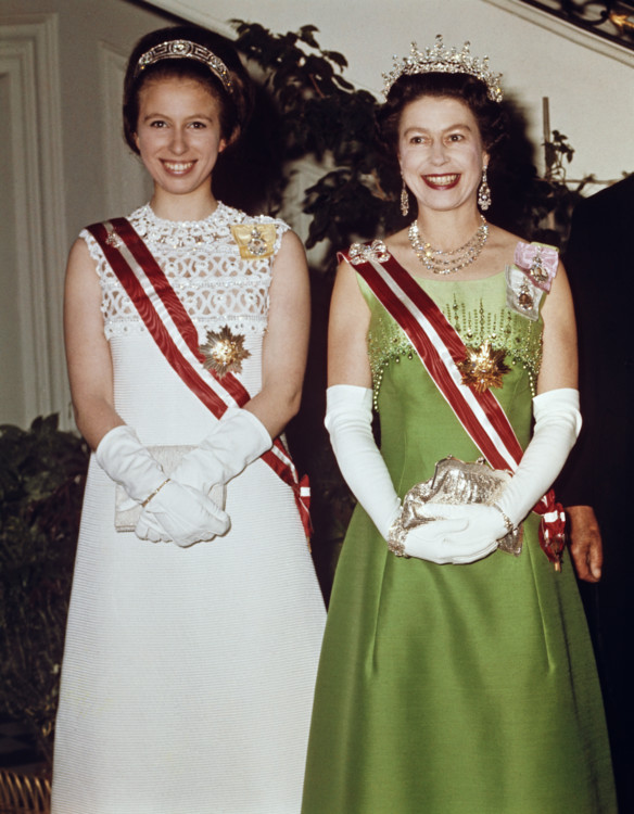 Елизавета II с принцессой Анной во время государственного визита в Вену в 1969 году